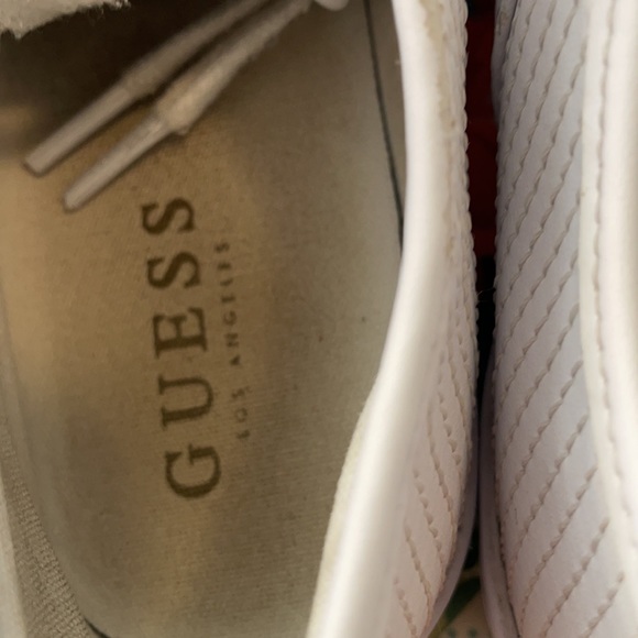 Women’s Guess Sneakers size 7.5 - Picture 7 of 8